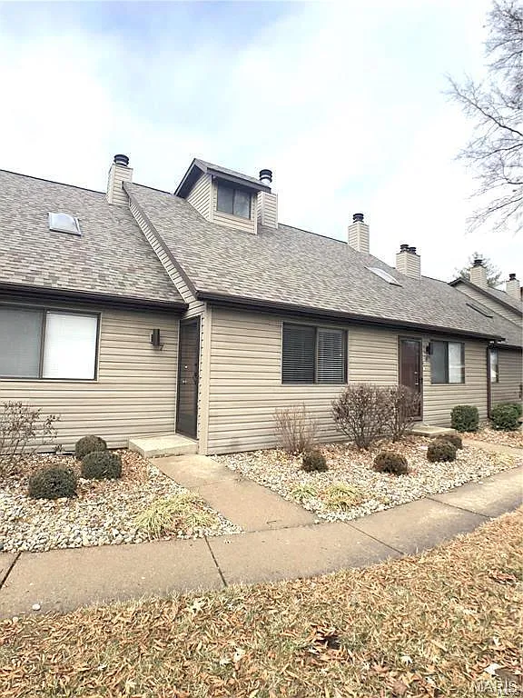 1 bed, 1.0 bath, 671 sqft, $1,050 — Photo 1