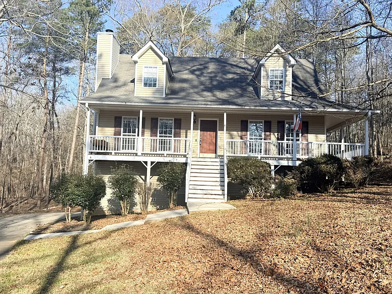 3395 Woodlake Ln — Photo 3