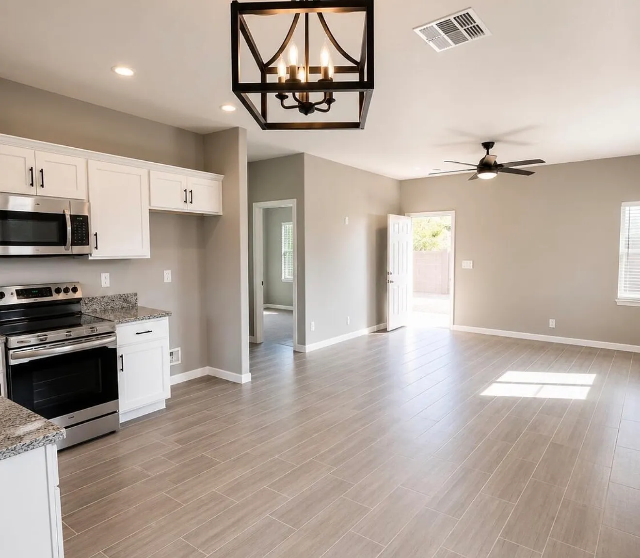 3 bed, 1100 sqft, $1,700 — Photo 1