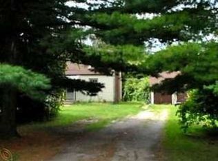 19825 Angling St, Livonia, MI 48152
