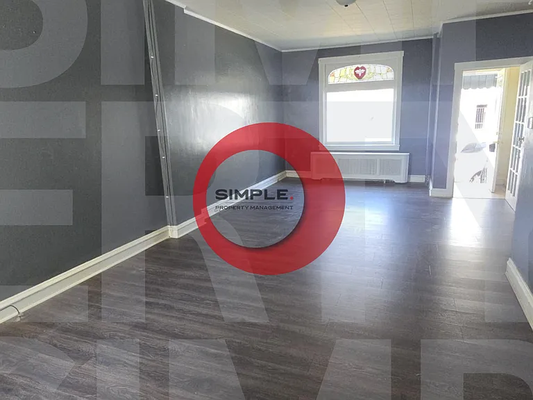 1140 Chestnut St — Photo 3