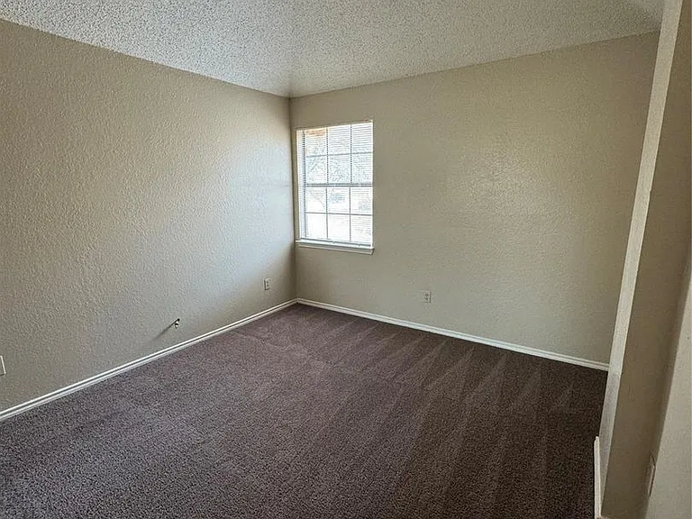 2140 Norcross Dr — Photo 7