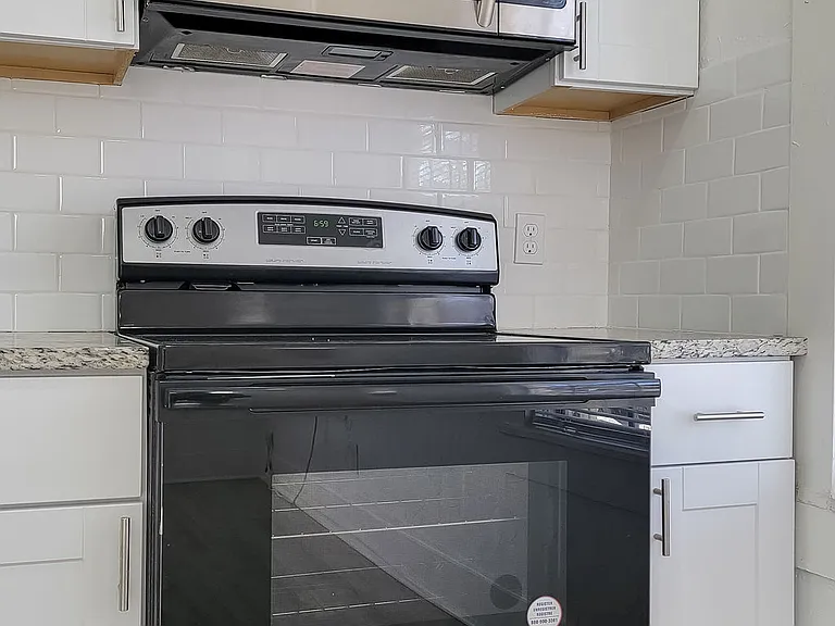 121 W Moore St #101 — Photo 32