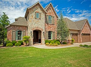 6915 Balmoral Dr, Rogers, AR 72758