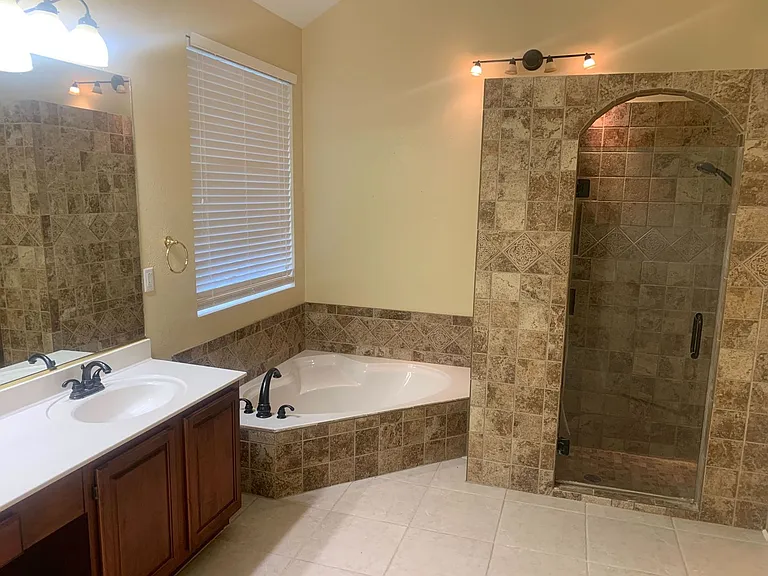 4410 Shavano Cross — Photo 17