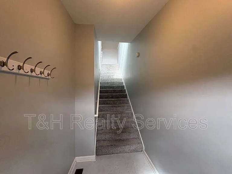 409 W Washington St — Photo 10
