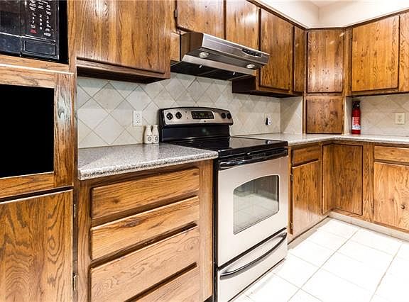 5th image of 22 River Oak Dr