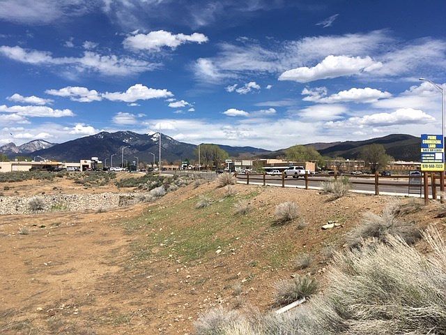 2nd image of 1100 Paseo Del Pueblo Sur