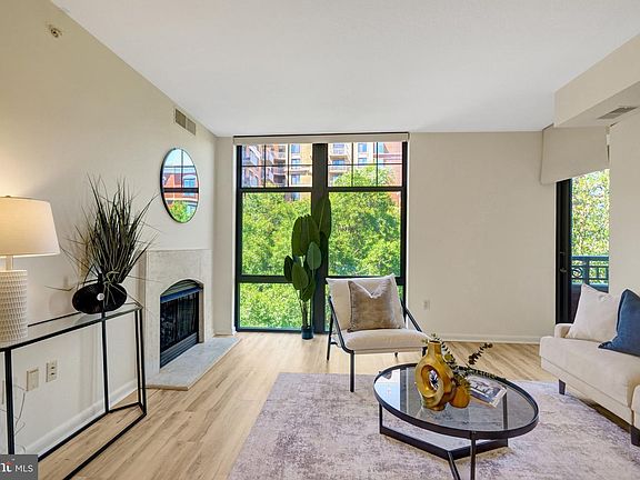 4th image of 1021 Garfield St APT 507