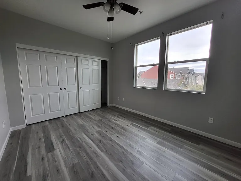 40864 Townsend Ter — Photo 14