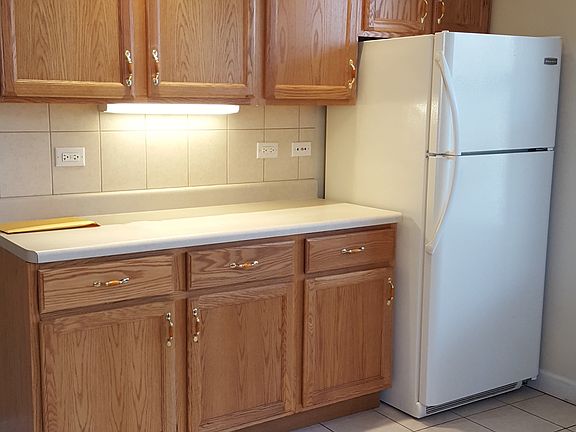 3rd image of 1225 W Grand Avenue # Fl 1ST