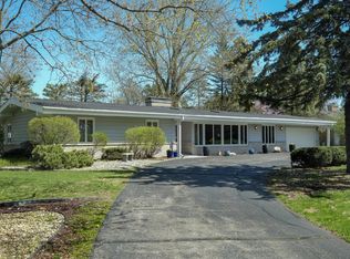32 Country Club Dr, Battle Creek, MI 49015