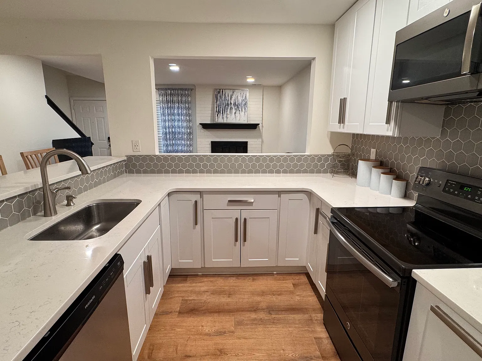 11017 Carmel Crossing Rd — Photo 4
