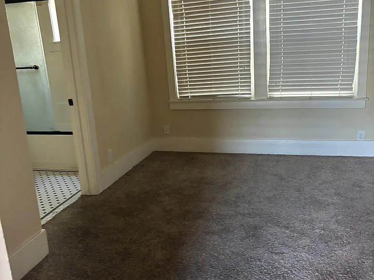 206 S 2nd St #7 — Photo 3