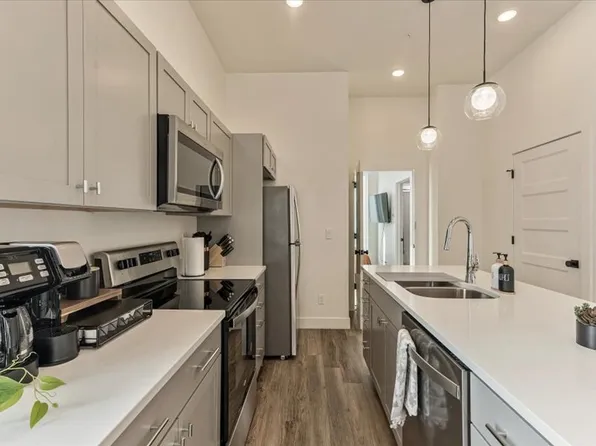 Emeril Townhomes, 833 W Emeril Ave #11, Salt Lake City, UT 84116