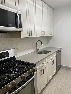 Rented by Realty Group International | media 40