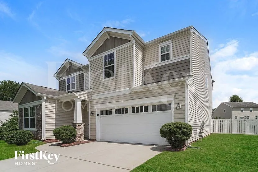 4 bed, 2.5 bath, 2654 sqft, $2,435 — Photo 3