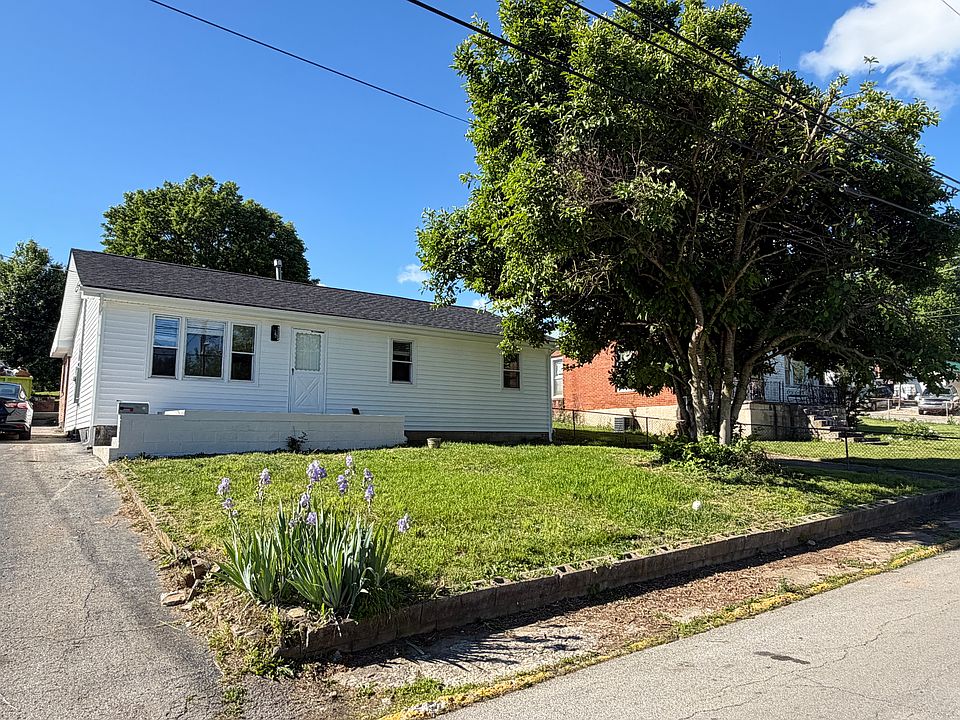 1st image of 1050 Vine St