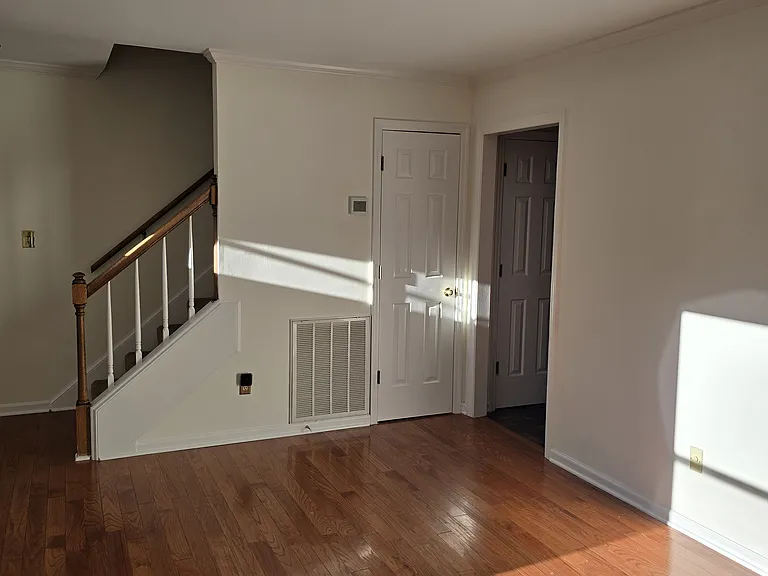 6828 Collinswood Dr — Photo 7