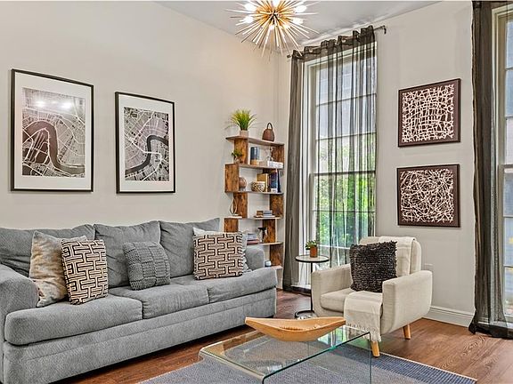 3rd image of 336 Camp St #203