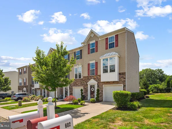 701 Emerson Ct, Clementon, NJ 08021