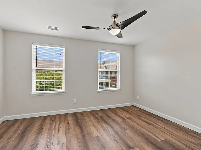 2055 Hemlock Dr #1 — Photo 26