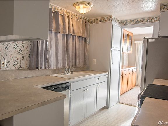 5th image of 11427 126th St E #214