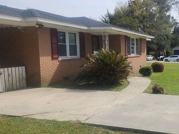 2nd image of 102 N Hazel Ave. #6 Block 58 Andrews