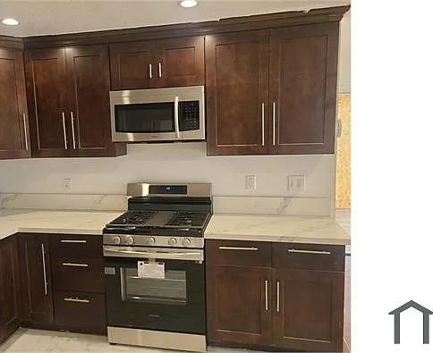 2 bed, 750 sqft, $2,600 — Photo 3
