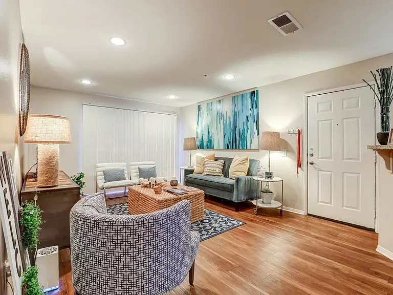 Villa Boutique Apartment Homes — Photo 15