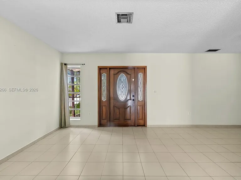 13 SW 97th Pl — Photo 3