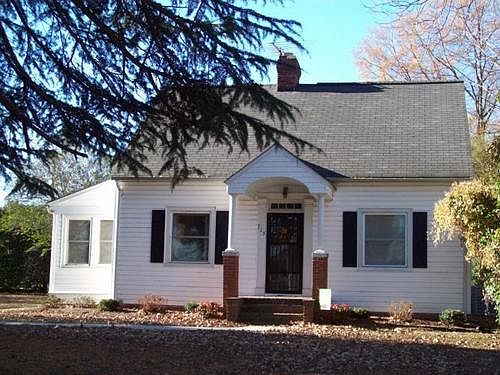 1st image of 715 Essex St