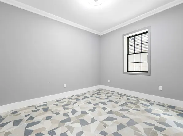 24 Romaine Avenue image 19 of 27