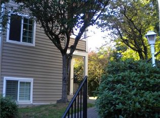 9826 NE 122nd St APT T103, Kirkland, WA 98034