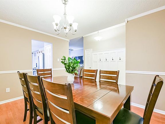 5th image of 8803 Orchard Lane
