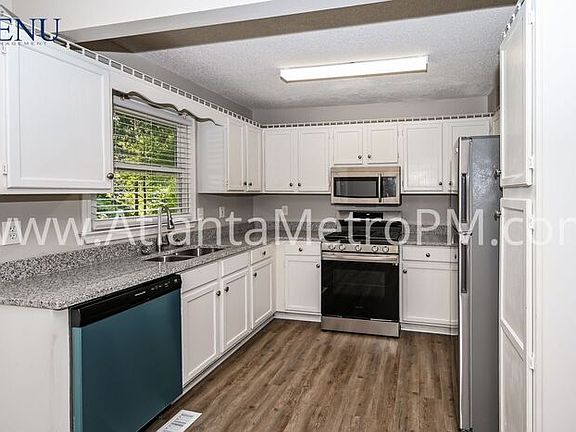 3rd image of 56 Nicole Dr