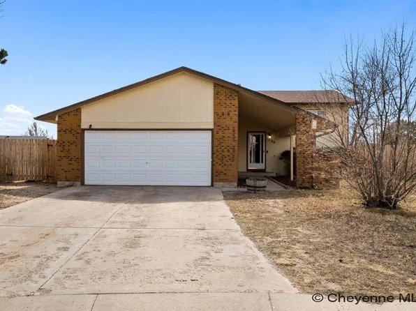 1520 Ahrens Ave, Cheyenne, WY 82007
