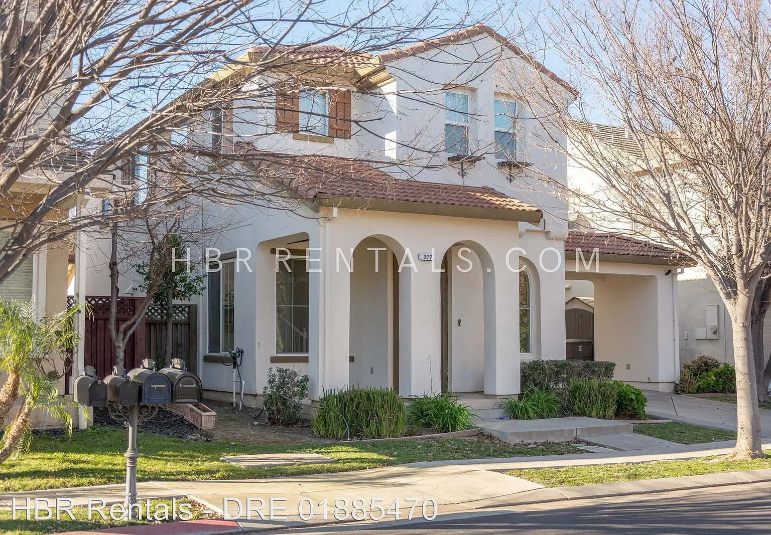 377 Steven St photo 1