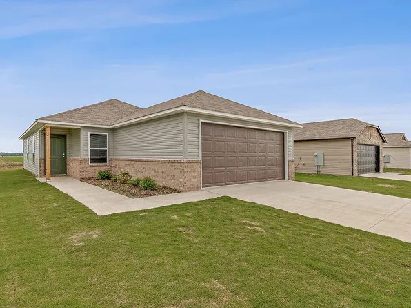 5703 Young Dr, Jonesboro, AR 72404