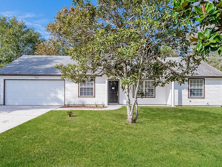606 Charles Pinckney St — Photo 1