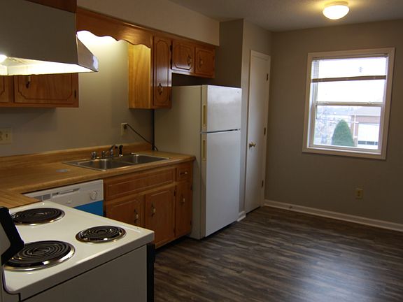5th image of 122 Stephanie Dr