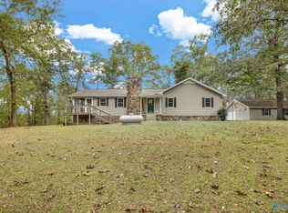 220 Benefield Dr, Attalla, AL 35954