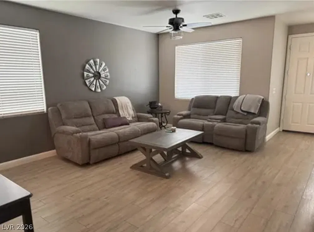 3 bed, 3.0 bath, 2874 sqft, $4,000 — Photo 3