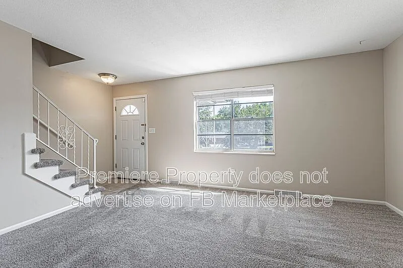 2 bed, 1.5 bath, 935 sqft, $1,295 — Photo 2