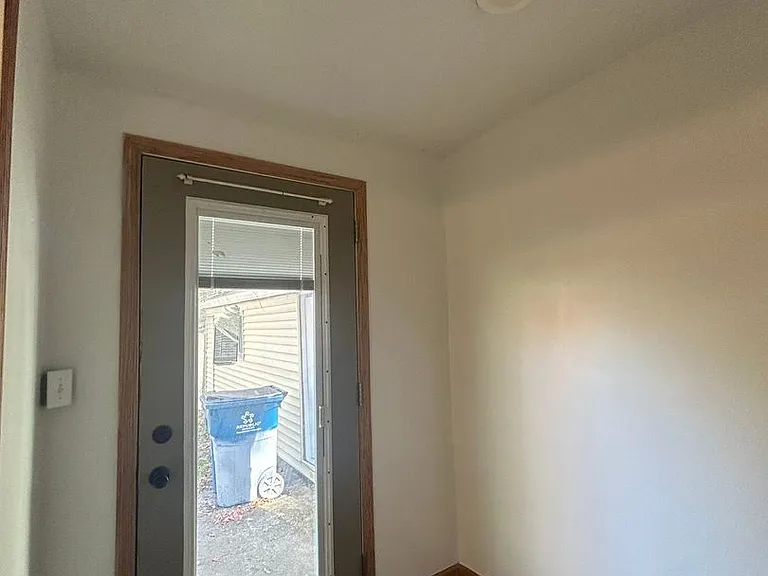 823 Harrison St — Photo 13