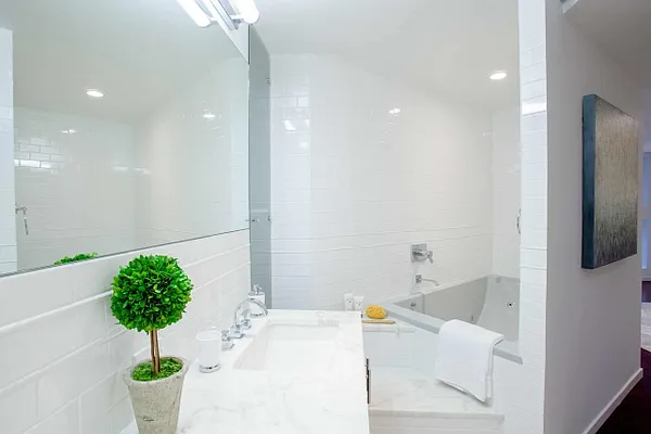 Sold by ROOM Real Estate | media 4