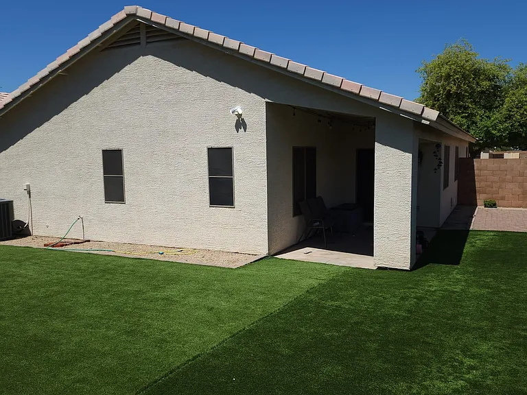 743 W Oxford Ln — Photo 2