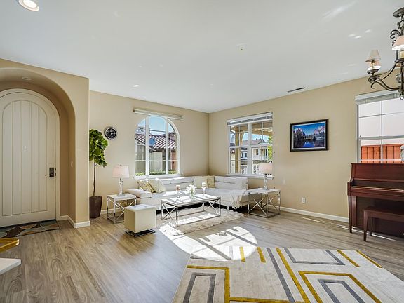 5th image of 3314 Villa Contessa Ct