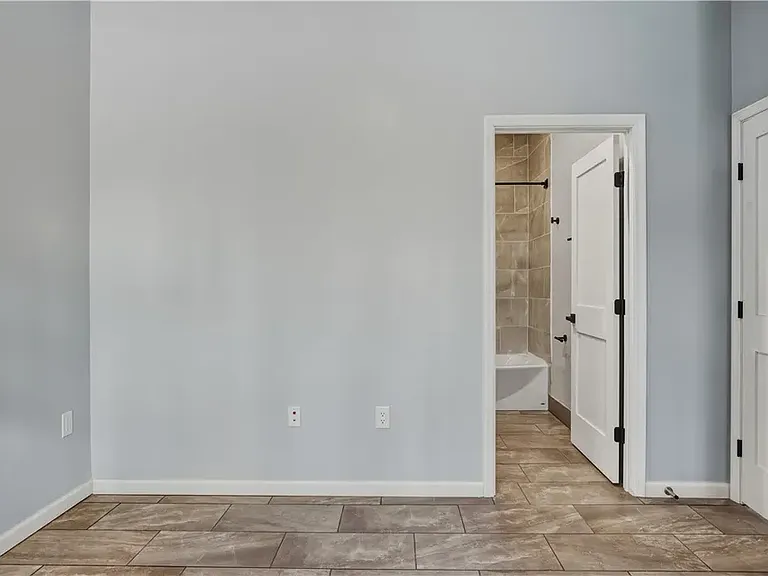 101 Vera Cir #101B — Photo 5
