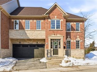300 Ravineview Way #34, Oakville, ON L6H7J1
